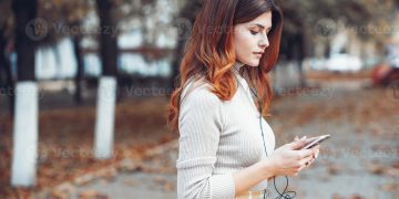 El lado oculto del celular: cómo el uso excesivo afecta cuerpo y mente