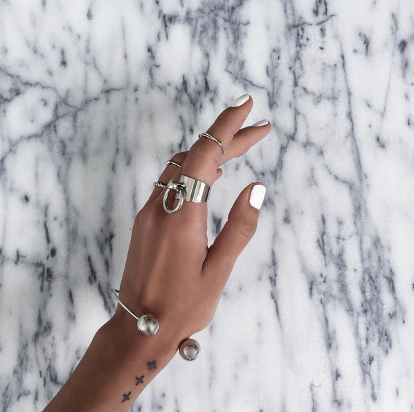 Tiny Tattoo: la última tendencia de las modelos de pasarela