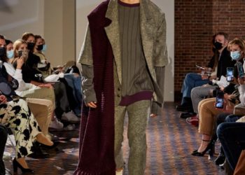 Belleza e intimidad en la colección 'Nudes', la nueva mirada al futuro de la escuela ESNE