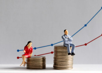 La brecha salarial de COVID-19 al descubierto: las mujeres se quedan atrás en los aumentos salariales y las bonificaciones