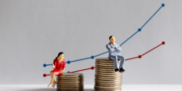 La brecha salarial de COVID-19 al descubierto: las mujeres se quedan atrás en los aumentos salariales y las bonificaciones