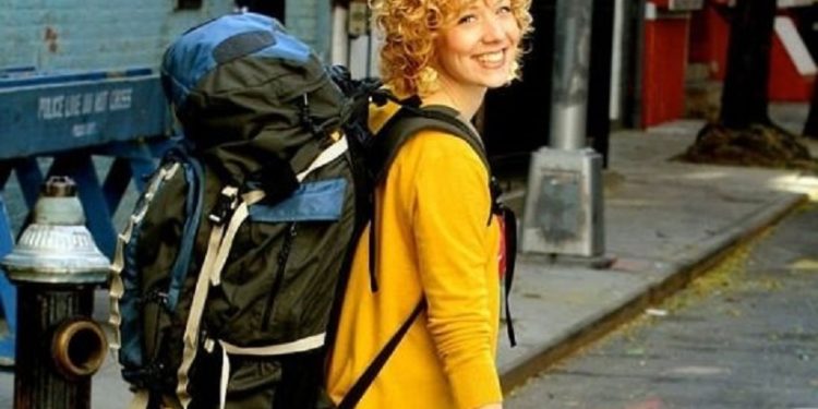 Angela Maxwell, la mujer que decidió darle la vuelta al mundo a pie sola (y lo que aprendió)