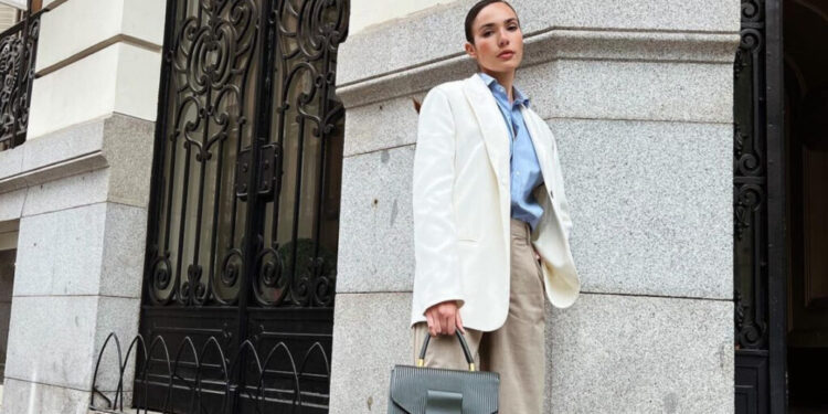 Así que viste la camisa de hombre como las mujeres más elegantes