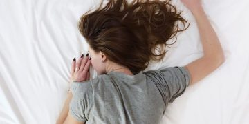 Así te ayuda la meditación a dormir mejor y a no despertarte por la noche
