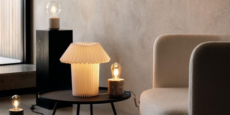 DECORACIÓN: Estas son las lámparas de mesa más bonitas y originales de H&M Home