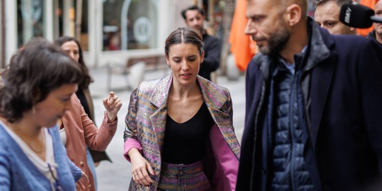 El mensaje oculto detrás del traje que Irene Montero ha llevado en el Día Internacional de la Mujer