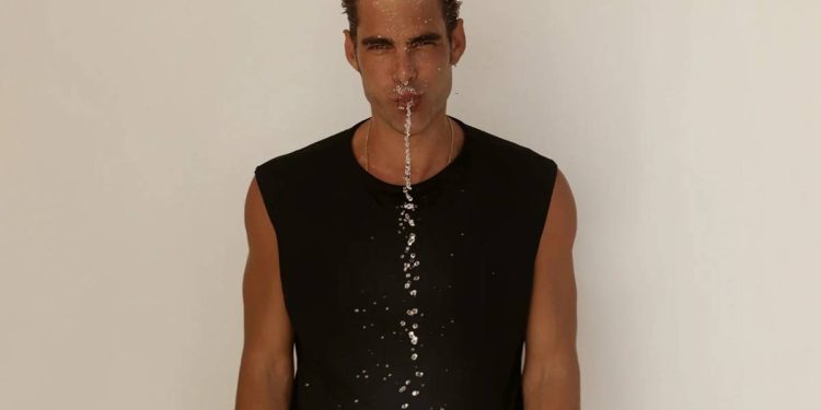 Jon Kortajarena crea una colección circular y genderless para Ecoalf