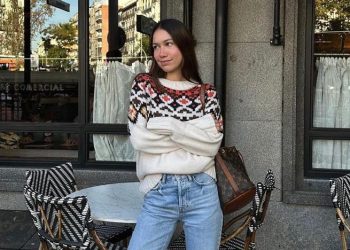 Los jerséis navideños más bonitos y ponibles están en Amazon y quedan así de bien