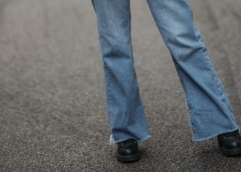 Los vaqueros bootcut más buscados de Mango cuestan 12 euros