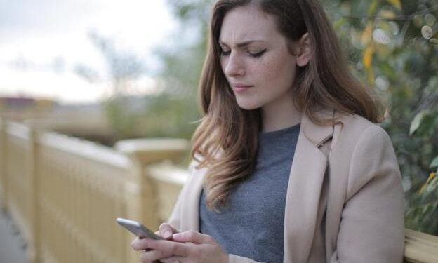 Malas noticias para los que mandan fotos explícitas sin consentimiento: inteligencia artificial contra el acoso