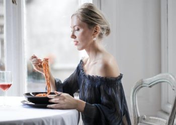 Ventajas y desventajas del ayuno intermitente: así ayuda a bajar peso