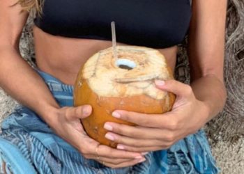 Agua de coco, la bebida que te ayuda a eliminar líquidos