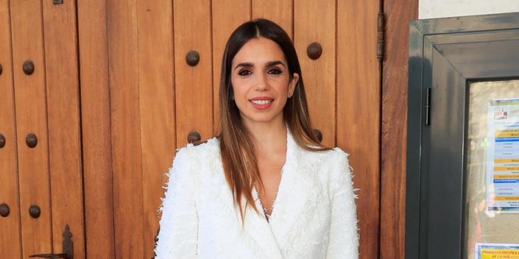 El look tweed en blanco más elegante y favorito de las famosas que puedes copiar en H&M