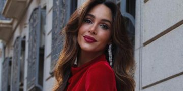Este precioso vestido rojo de Bershka baratísimo es ya el look de Nochevieja favorito de las influencers