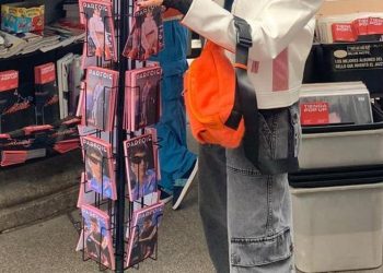 Los pantalones cargo en gris oscuro de Parfois serán tu mejor adquisición de la semana