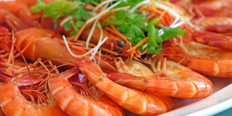 Nunca te comas una gamba si ves esto