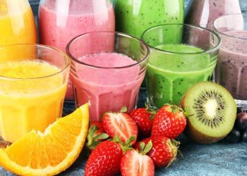 Tres zumos con frutas y verduras de temporada que te ayudarán a adelgazar casi sin enterarte