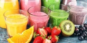 Tres zumos con frutas y verduras de temporada que te ayudarán a adelgazar casi sin enterarte