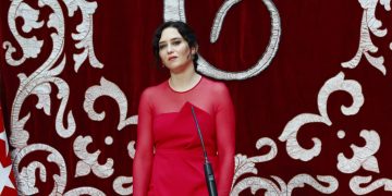 Así es el armario 'low cost' de Isabel Díaz Ayuso y la evolución de su estilo