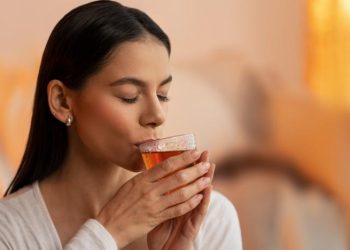 La infusión de equinácea y limón puede ayudarte a tener un vientre plano