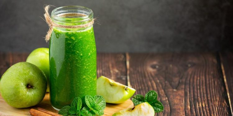 Los mejores zumos verdes para adelgazar y sus beneficios