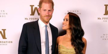 Meghan Markle reaparece tras la coronación con un lujoso estilismo valorado en más de 10.000 euros
