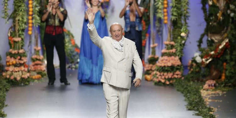 Quién es Francis Motensinos, el diseñador detenido por abusos a menores