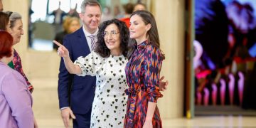 El estilismo más psicodélico de la reina Letizia