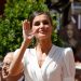 La Reina Letizia vuelve a estrenar look para el Día de las Fuerzas Armadas