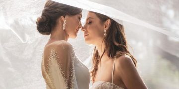 Las fotos de dos novias lesbianas de Pronovias que han revolucionado Instagram