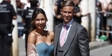 Marcos Llorente y Paddy Noarbe y sus looks 'rojiblancos' a juego para celebrar la preboda