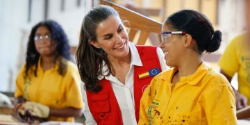 el uniforme de trabajo de la reina Letizia en Colombia