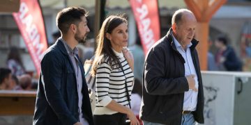 jersey marinero, vaqueros y bailarinas