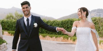 El elegante y sensual vestido de novia de Sandra Garal en su boda con Marco Asensio