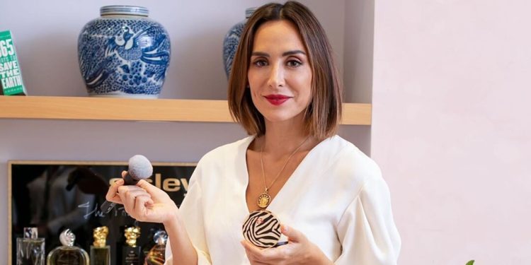 El vestido blanco de Tamara Falcó en su fiesta de pedida
