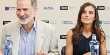 El vestido vaquero de la Reina Letizia en su primera aparición en Girona