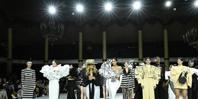 Juana Martín, la diseñadora española que triunfa en la Alta Costura de París