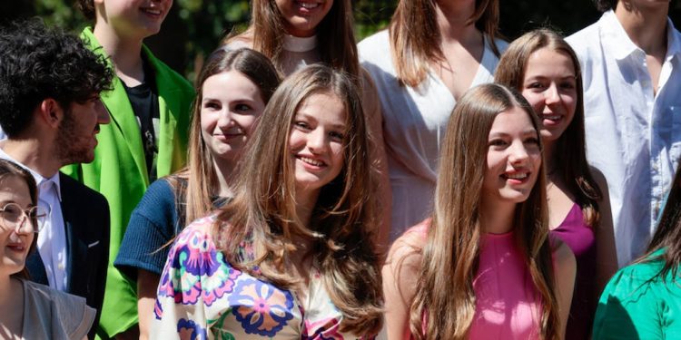 La Princesa Leonor y la Infanta Sofía, con 'cut out' y 'barbicore'