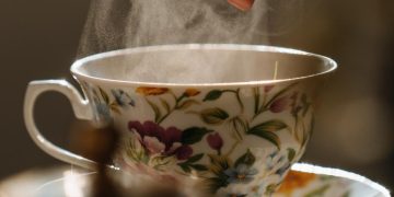 Té para adelgazar: La infusión de cáscara de mandarina, piña y jengibre ayuda a conseguir un vientre plano