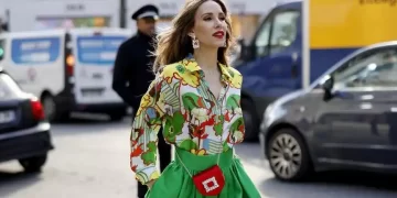 Cómo vestir bien a partir de los 50 años: los trucos que rejuvenecen