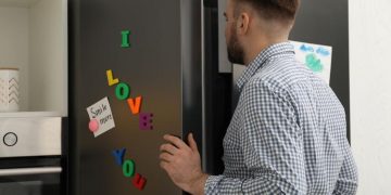 IMÁN NEVERA | Este es el motivo por el que deberías quitar todos esos imanes de tu nevera