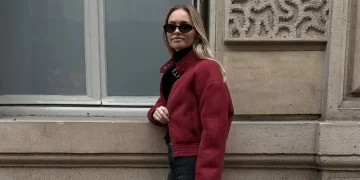Las chaquetas rojas super favorecedoras que son tendencia en el street style