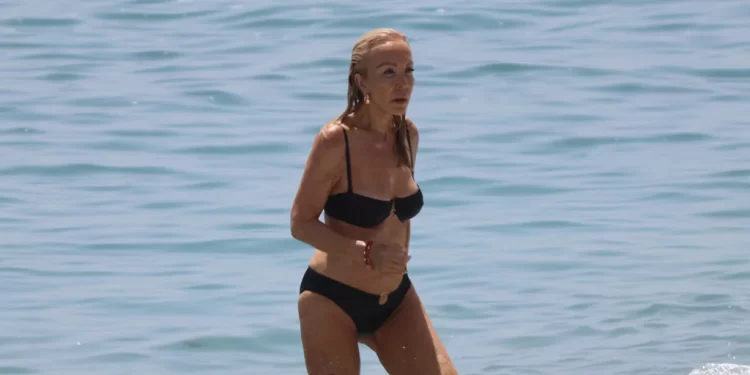 Cómo lucir un bikini con estilo más allá de los 60 años