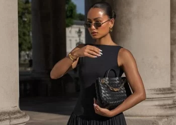 Vestidos negros con vuelo: la tendencia más elegante de la nueva temporada