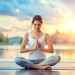Mujer joven practicando meditación en casa para reducir el estrés y mejorar su bienestar emocional.